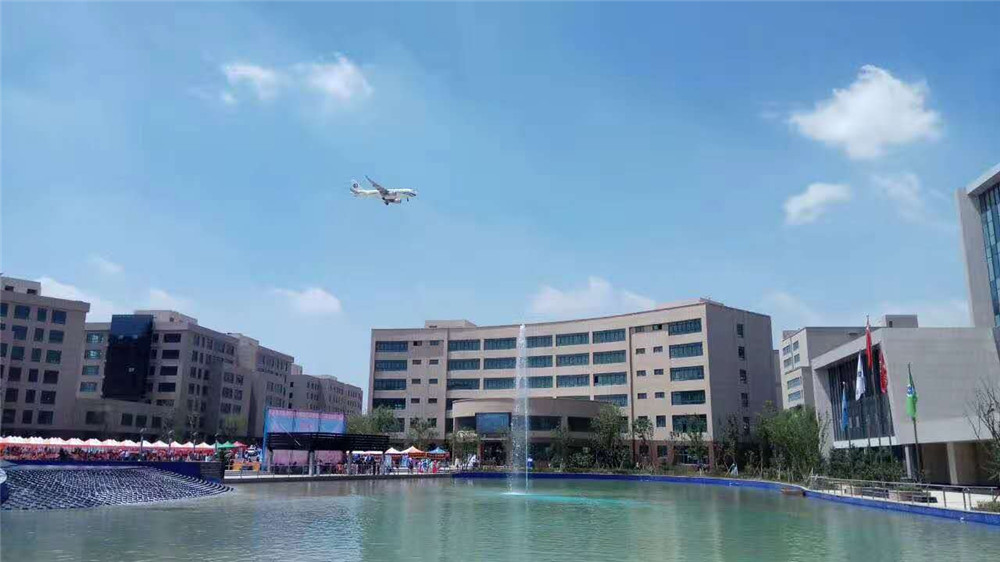 創(chuàng)建文明城市構建和諧社會緣聚新區(qū)亞太總部基地萬人歡樂頌7月29日盛大舉行
